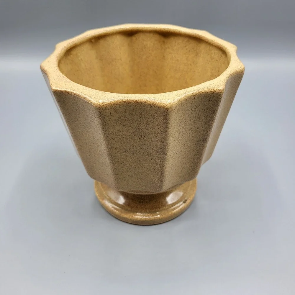 Haeger USA Pottery Fluted Pedestal Planter Vintage Speckled Tan Ceramic Vase